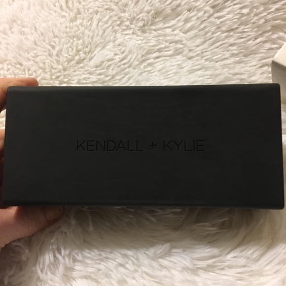 ❤️Kendall + Kylie shield Aviators - Picture 7 of 7